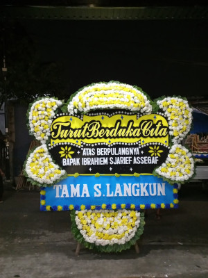 Papan Bunga Duka di Tewaan